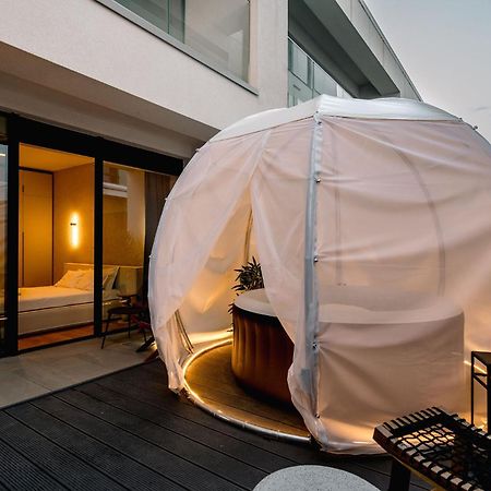 Downtown Scandinavian Igloo With Jacuzzi&Garden Apartment บูคาเรสต์ ภายนอก รูปภาพ