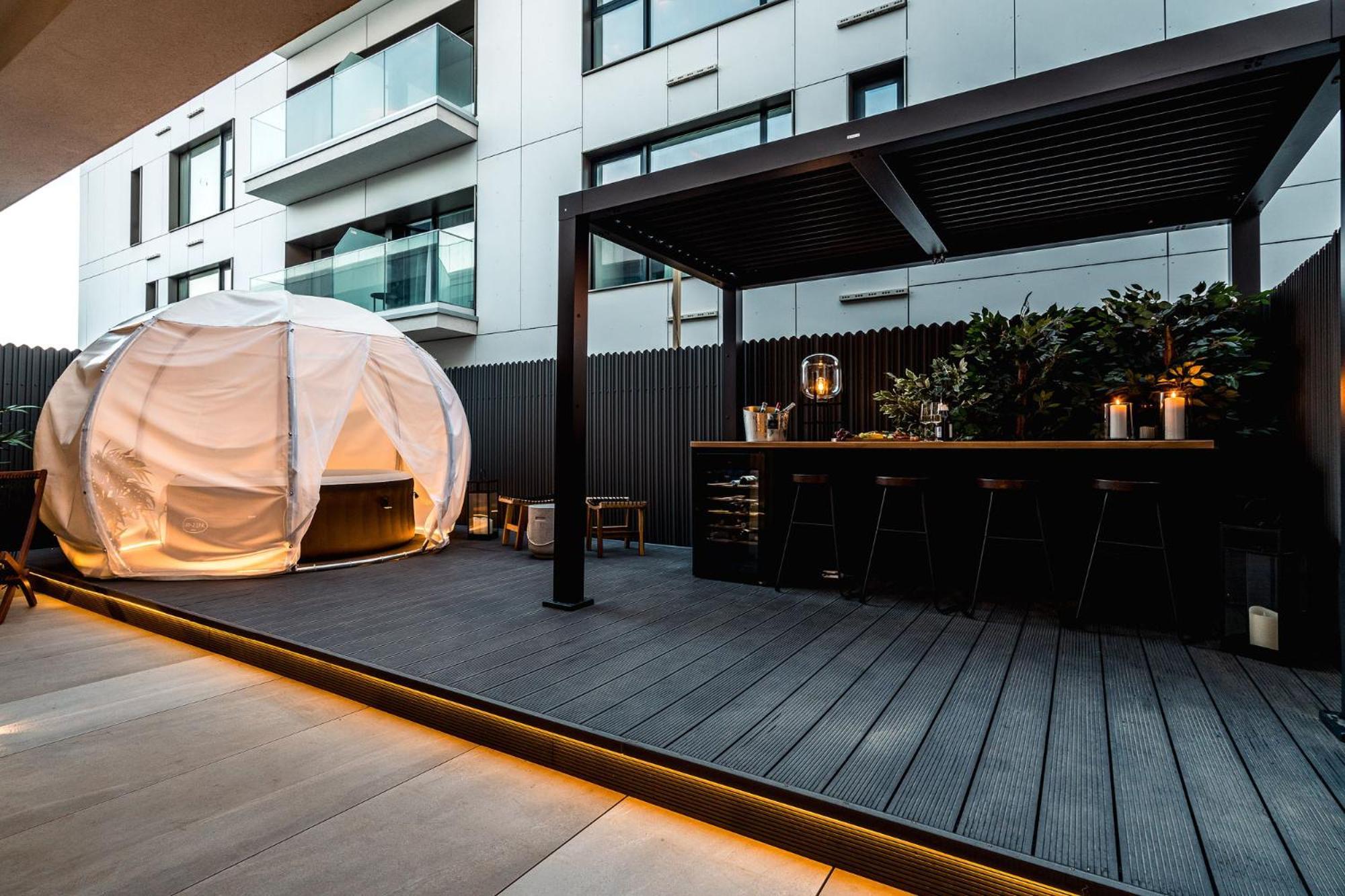 Downtown Scandinavian Igloo With Jacuzzi&Garden Apartment บูคาเรสต์ ภายนอก รูปภาพ